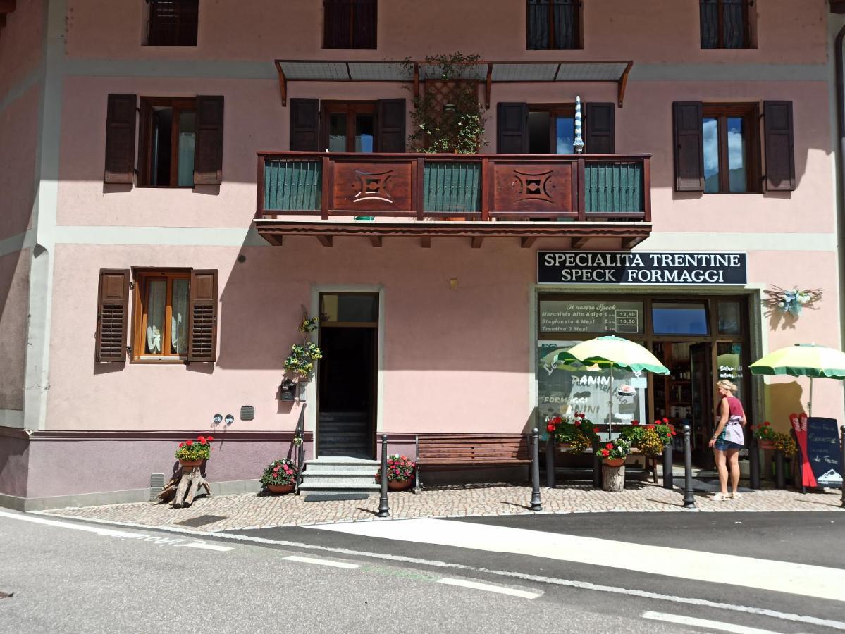 La Casa Di Nonna Lia Apartment Dimaro Luaran gambar